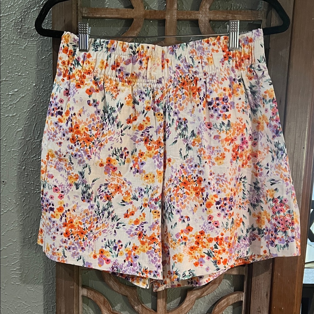 H&M Mini Floral Linen blend shorts